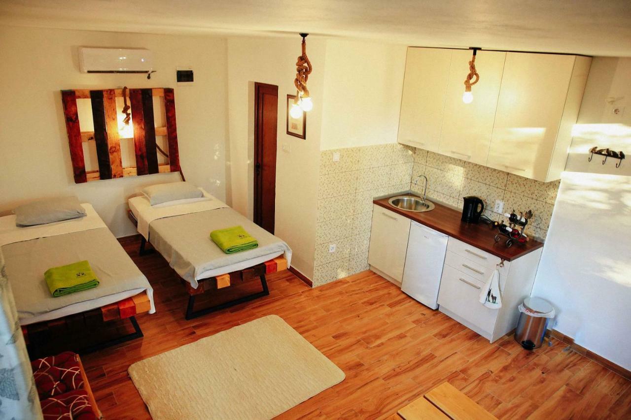 Donkey Farm Martinici - Farma Magaraca Martinici Bed & Breakfast Danilovgrad Exterior photo
