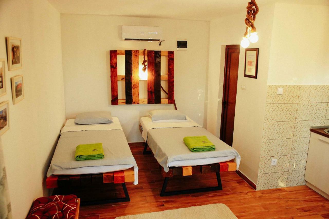 Donkey Farm Martinici - Farma Magaraca Martinici Bed & Breakfast Danilovgrad Exterior photo